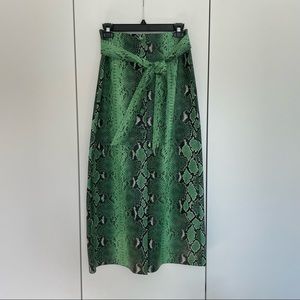 ZARA faux snake skin green pencil skirt w belt